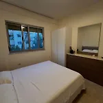 아파트 Cozy With Balcony 골렘