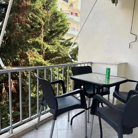 Cozy With Balcony *