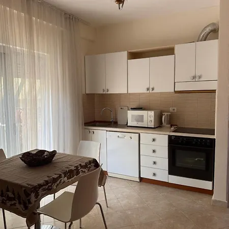 Apartment Cozy With Balcony