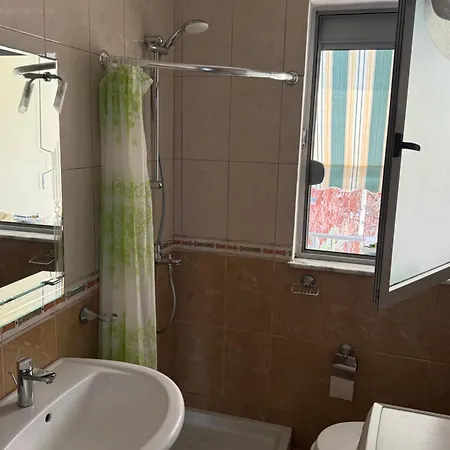 Cozy With Balcony Διαμέρισμα *
